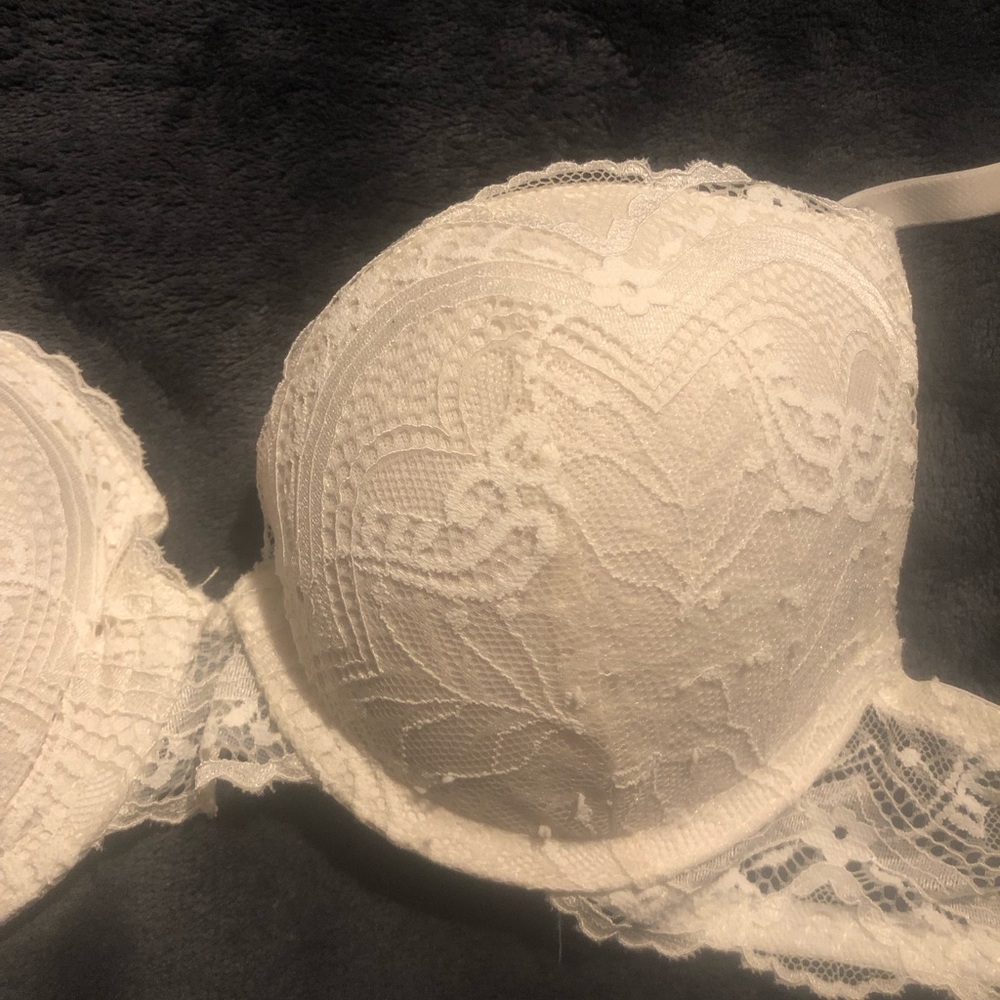 Elegant Lace Underwire pushup Bra - Cream